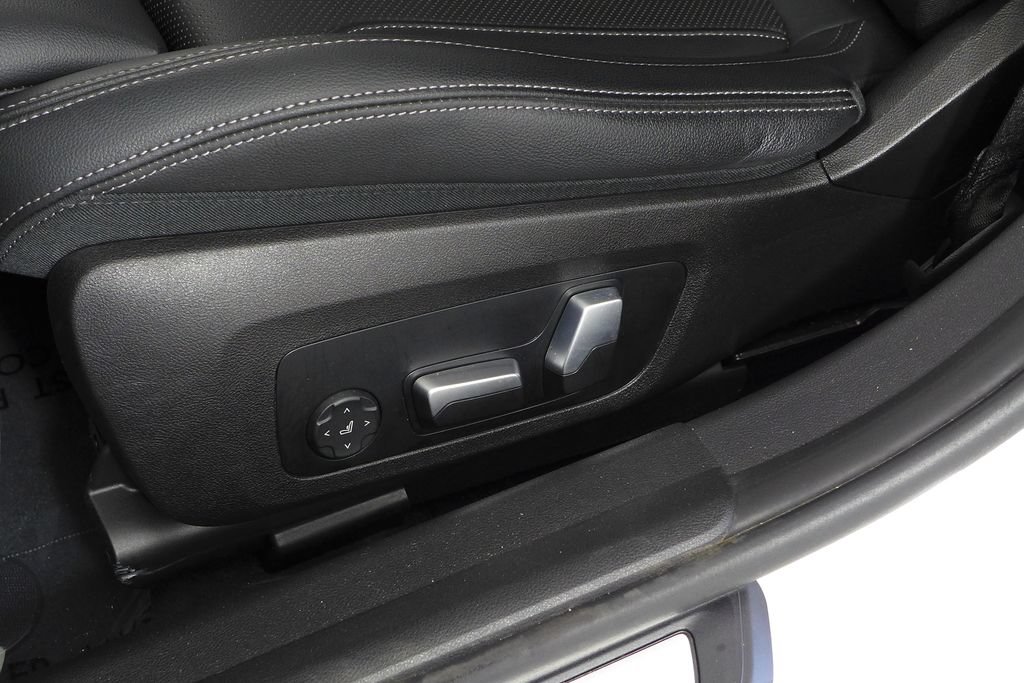 Used 2023 BMW 330i Sedan w/ Driving Assistance Package RWD image 23