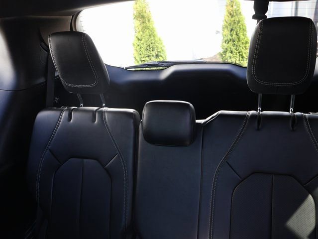 Used 2024 Chrysler Pacifica Limited FWD image 17