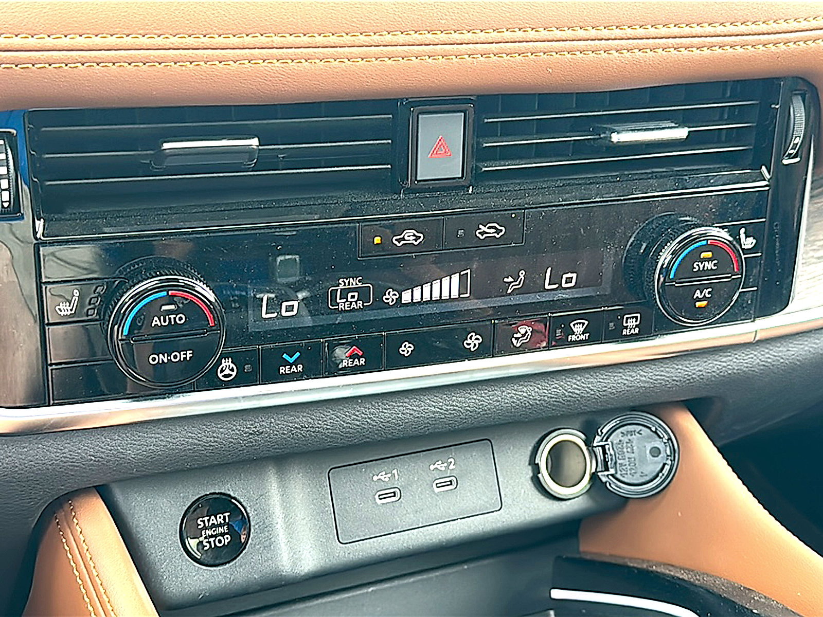 Certified 2025 Nissan Rogue Platinum w/ Tech Package FWD image 33