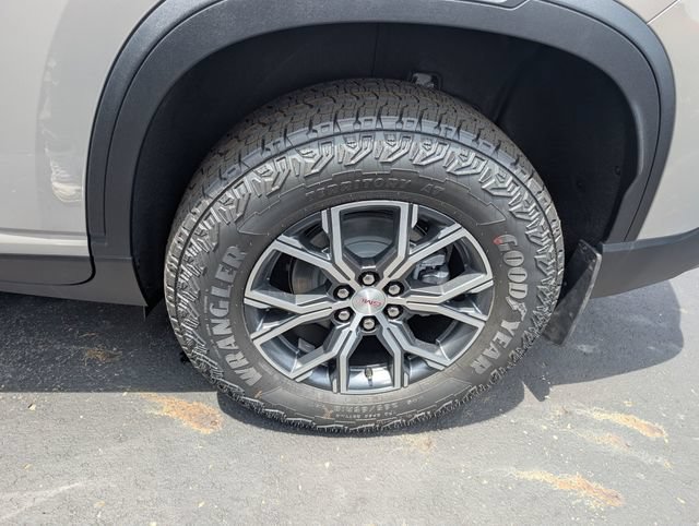 New 2026 GMC Acadia AT4 w/ Luxury Package AWD/4WD image 23