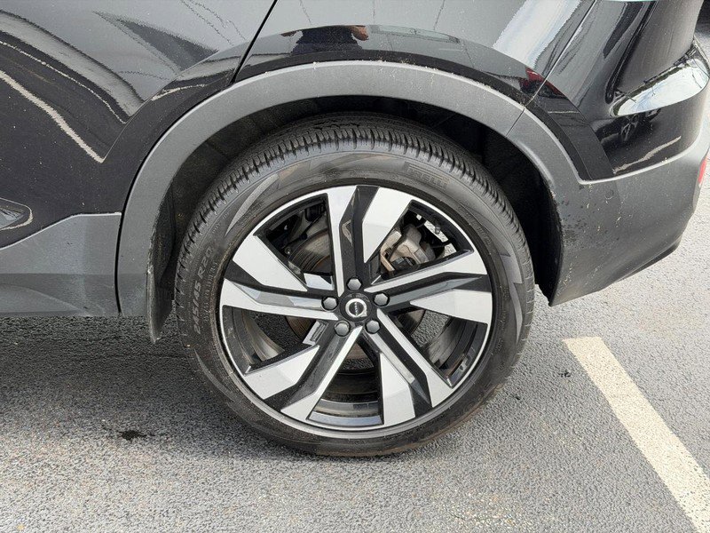 Certified 2023 Volvo XC40 B5 Ultimate w/ Protection Package Premier AWD/4WD image 8