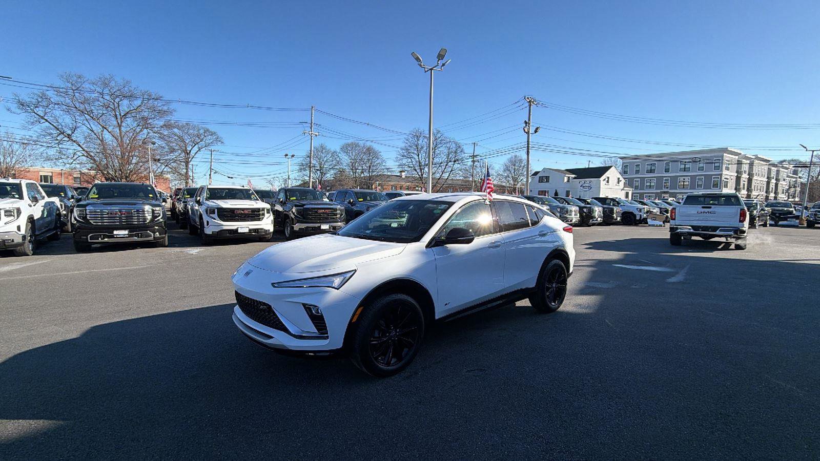 Used 2025 Buick Envista Sport Touring image 3