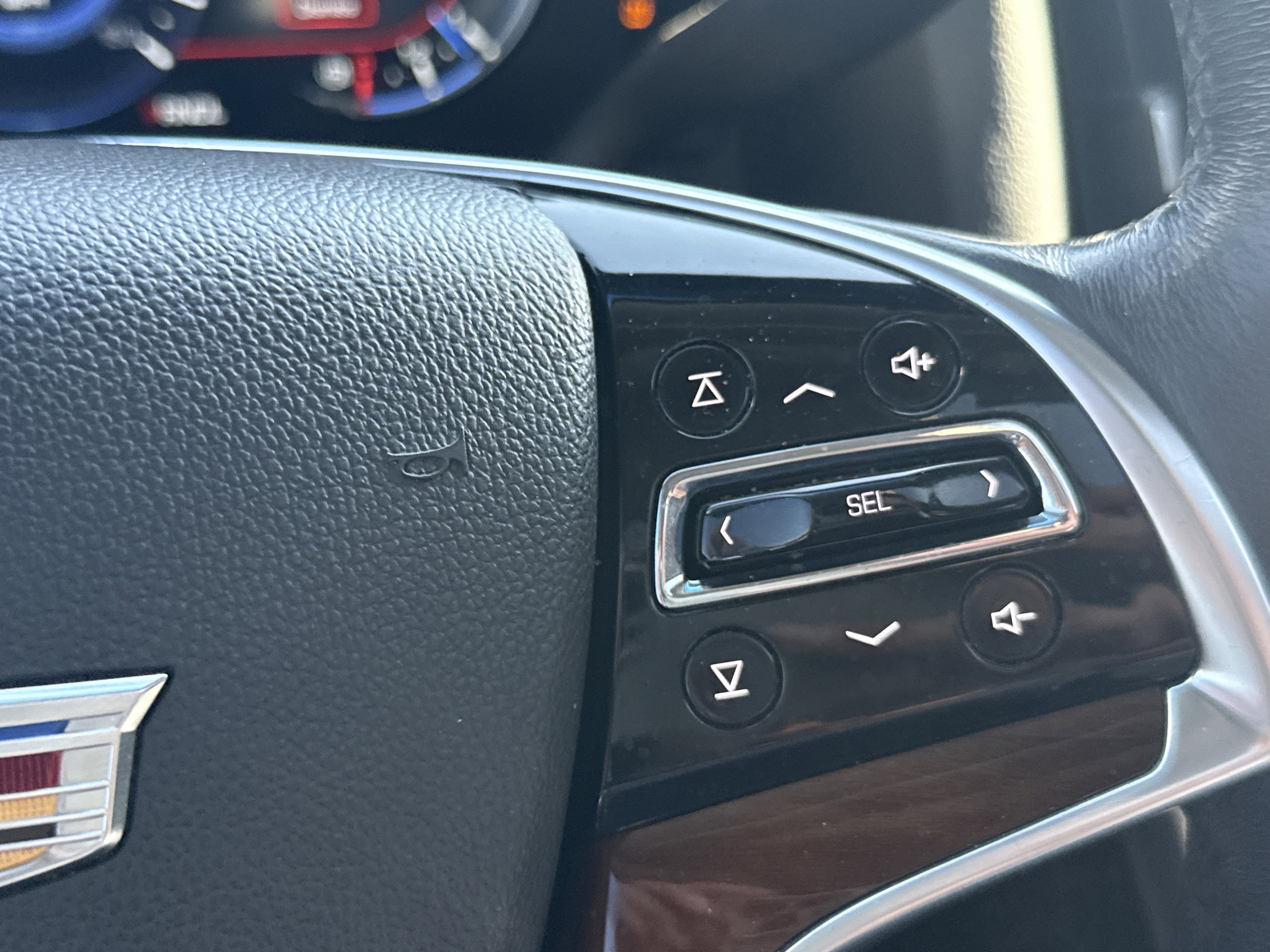 Used 2019 Cadillac Escalade ESV Luxury AWD/4WD image 18