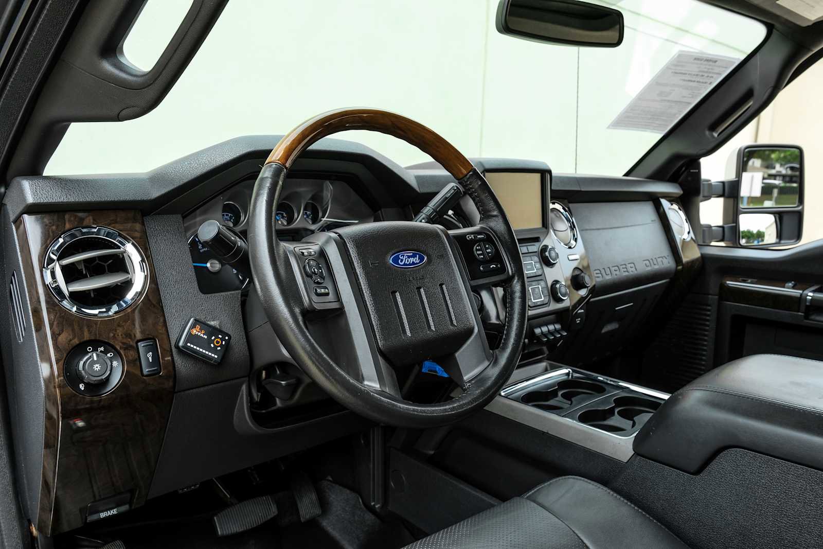 Used 2016 Ford F250 Platinum w/ FX4 Off-Road Package AWD/4WD image 3