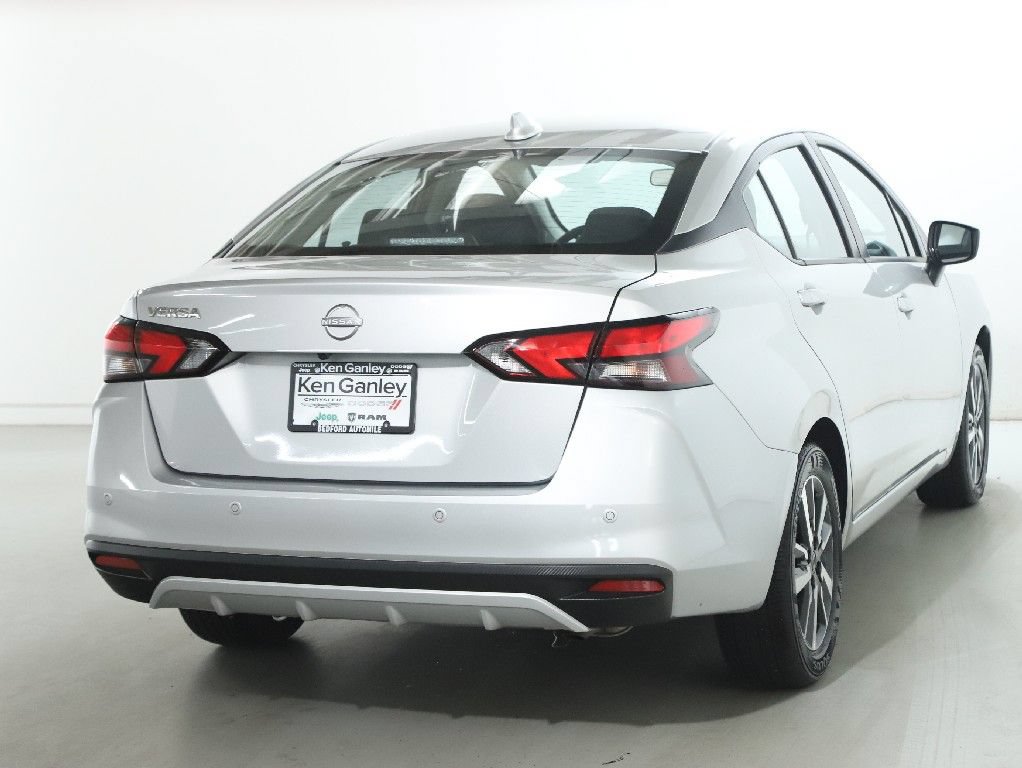 Used 2025 Nissan Versa SV FWD image 45