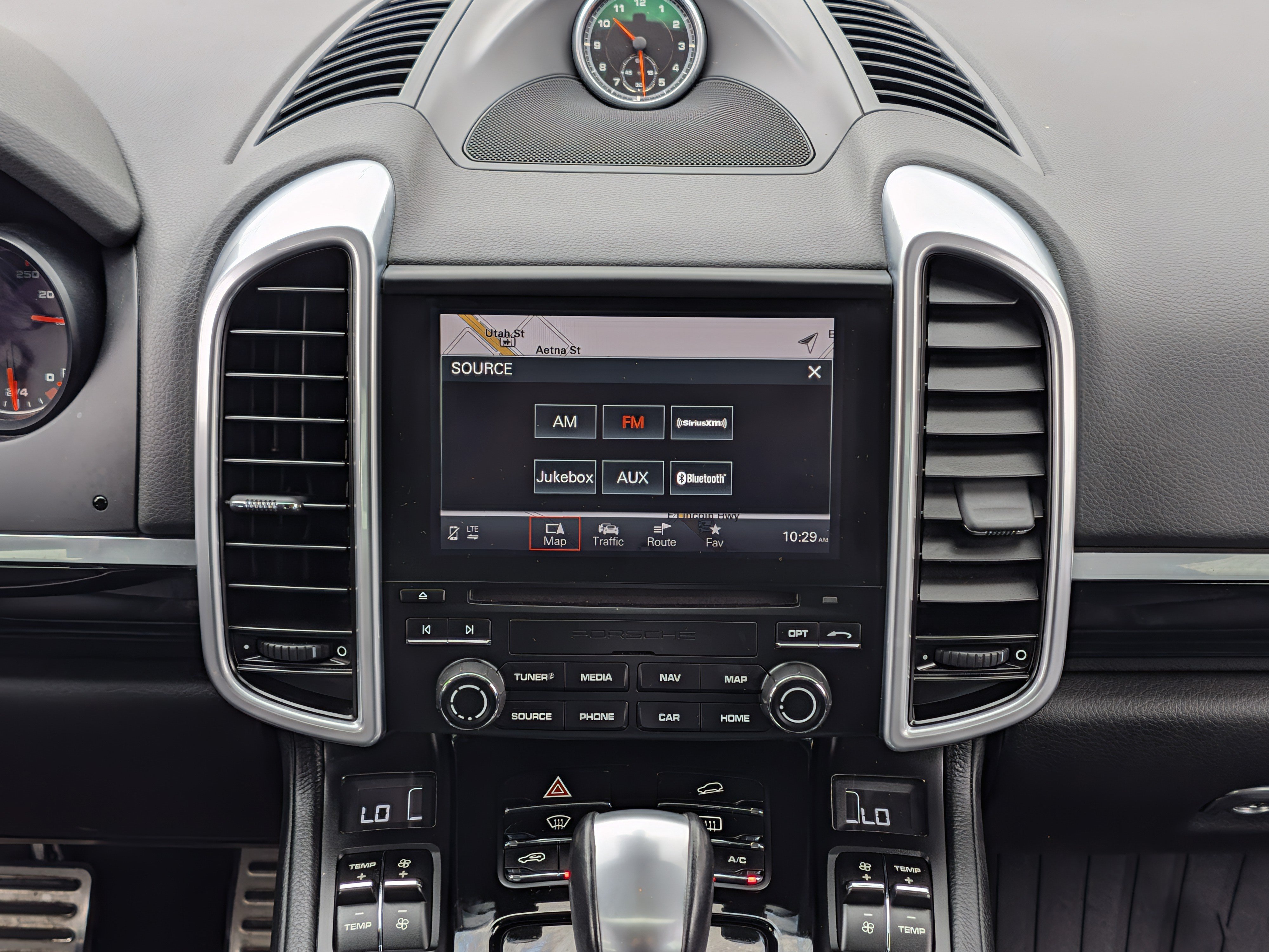 Used 2017 Porsche Cayenne S AWD/4WD image 30