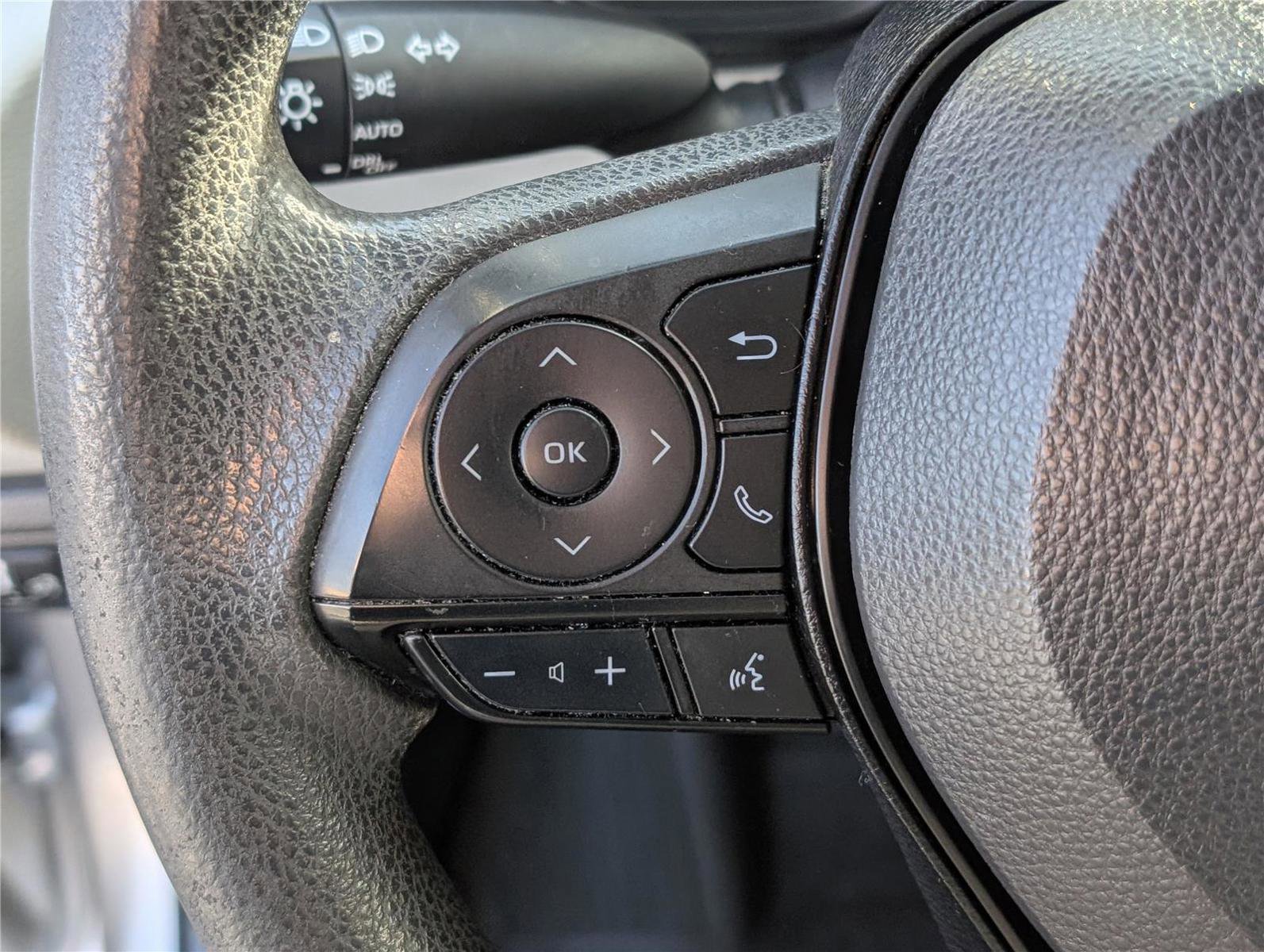 Used 2020 Toyota Corolla L image 19