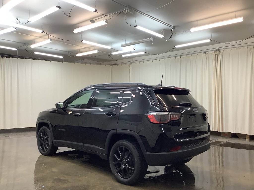New 2026 Jeep Compass Latitude AWD/4WD image 9