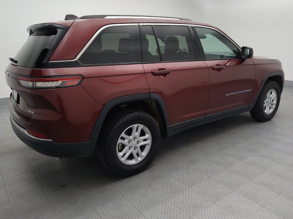 Used 2023 Jeep Grand Cherokee Laredo AWD/4WD image 10