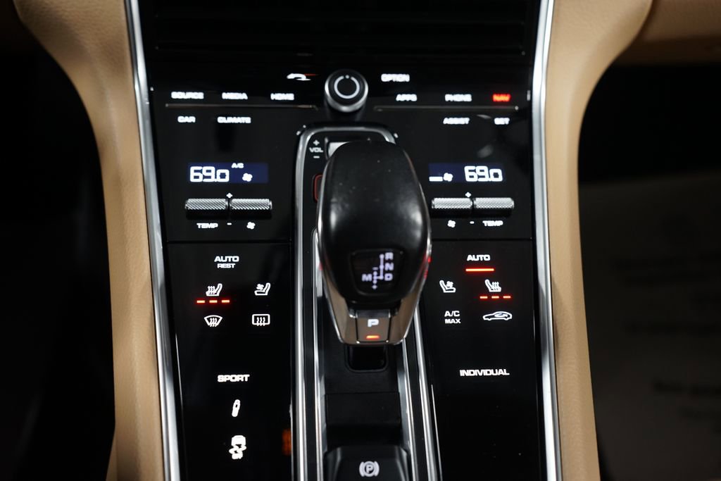 Used 2018 Porsche Panamera image 23