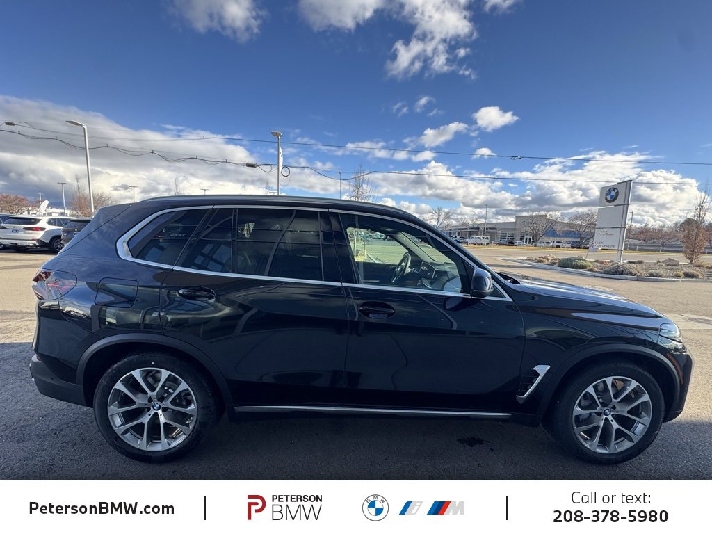 New 2026 BMW X5 xDrive50e image 8