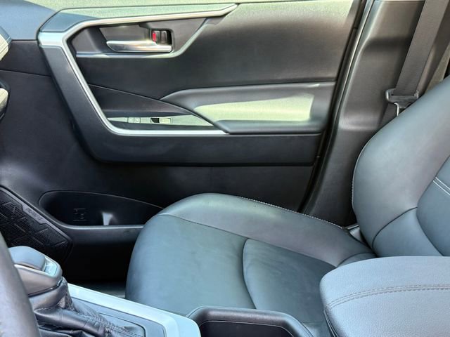 Used 2022 Toyota RAV4 XLE Premium FWD image 9