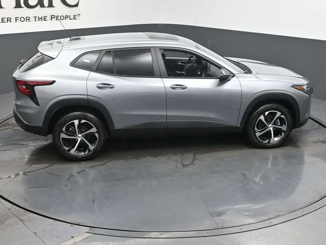 New 2026 Chevrolet Trax RS w/ Sunroof Package FWD image 17