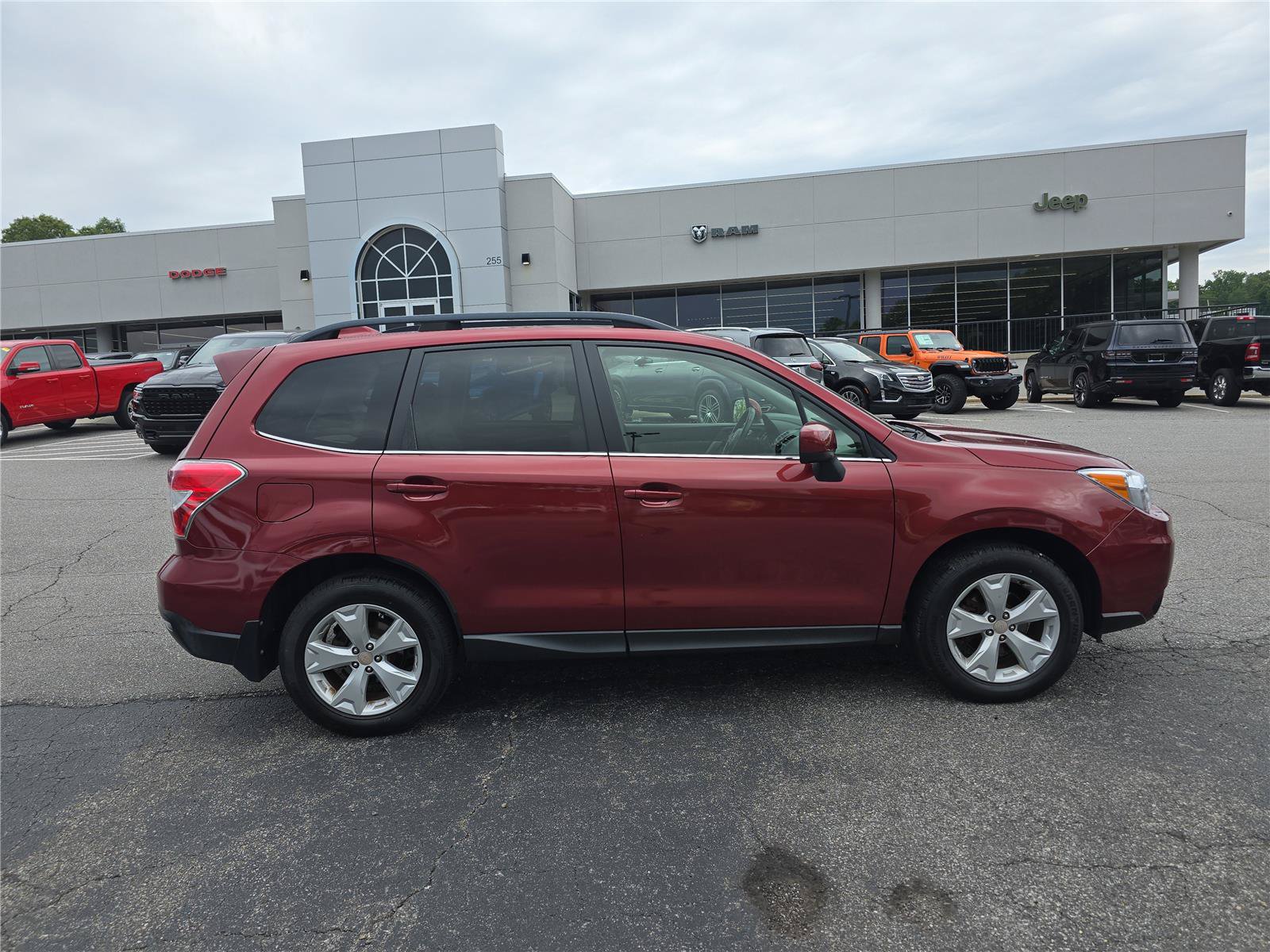 Used 2016 Subaru Forester 2.5i Limited w/ Protection Package #2 AWD/4WD image 2