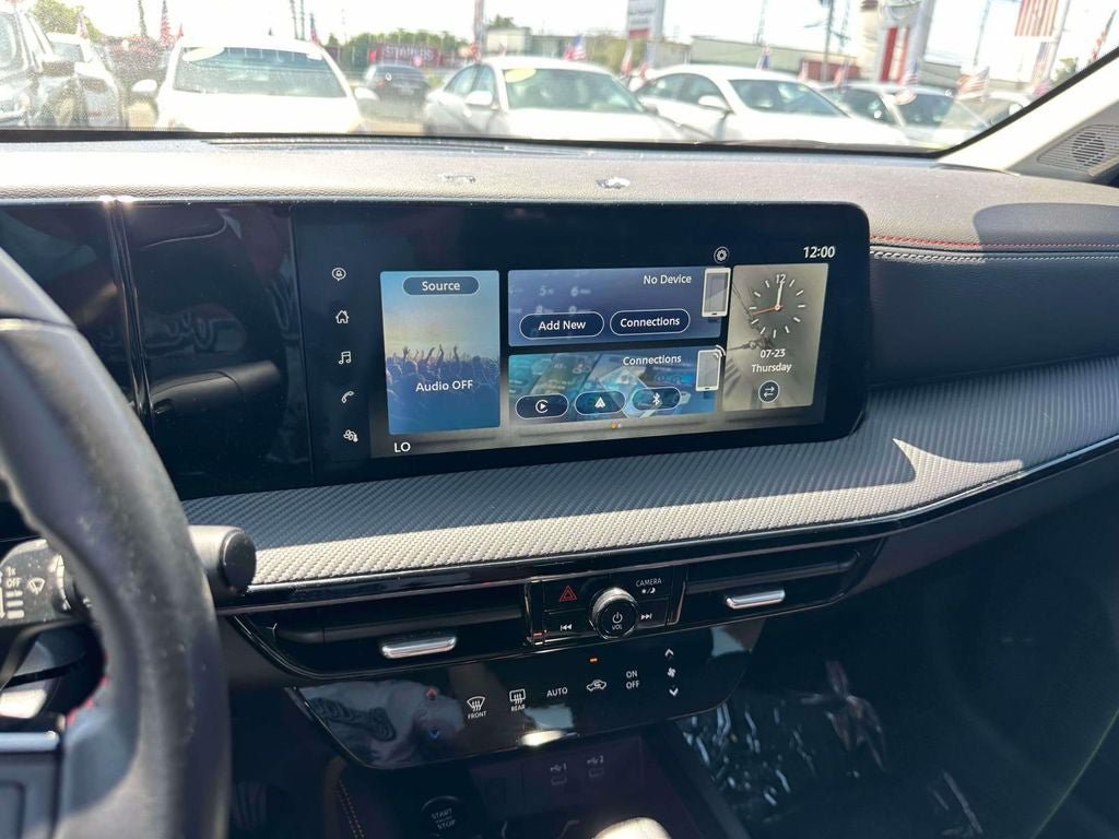 Used 2025 Nissan Kicks SR AWD/4WD image 28