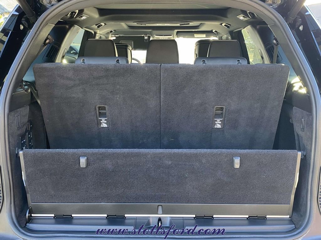 Used 2022 Land Rover Discovery HSE R-Dynamic image 8