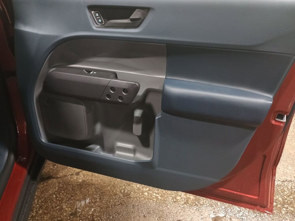 New 2025 Ford Maverick XLT w/ Black Appearance Package image 21