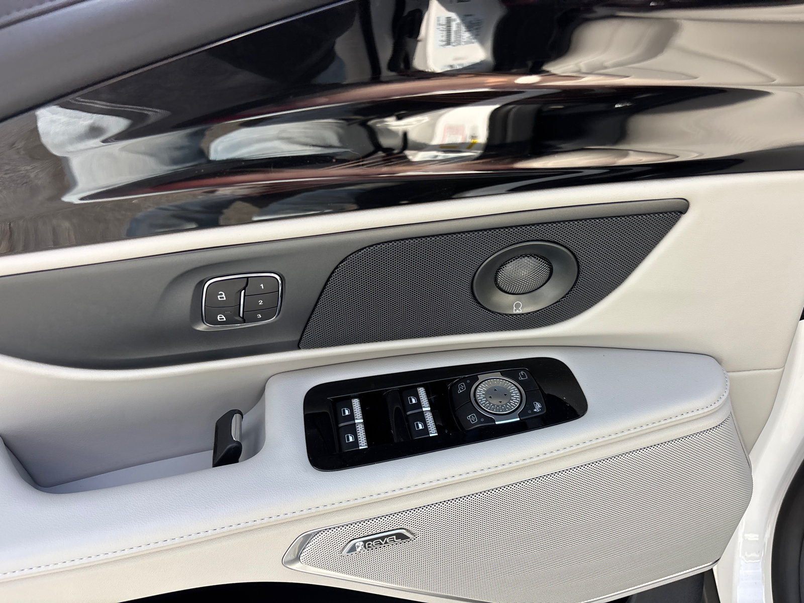 New 2026 Lincoln Nautilus Premier w/ Equipment Group 102A AWD/4WD image 12