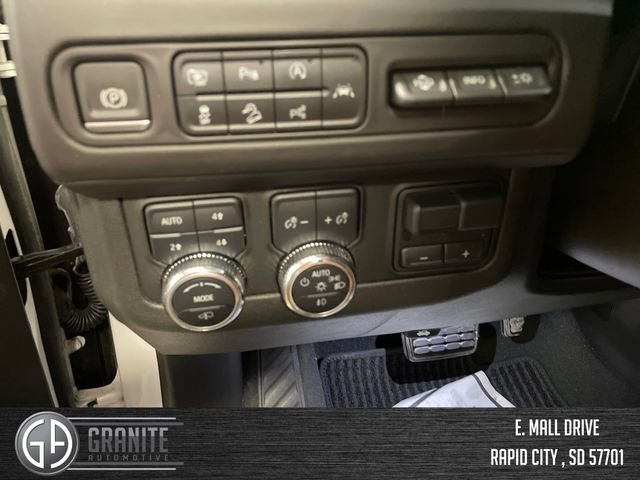 Used 2023 GMC Yukon Denali Ultimate image 31