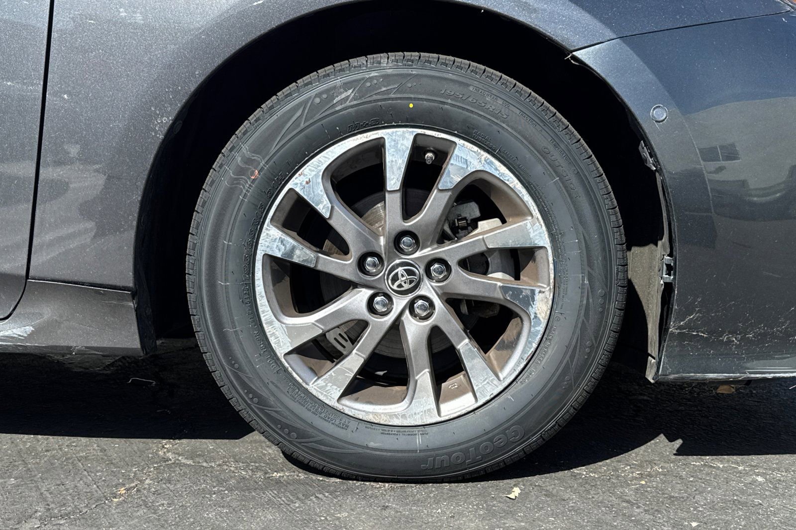 Certified 2019 Toyota Prius XLE w/ Premium Convenience Package image 4