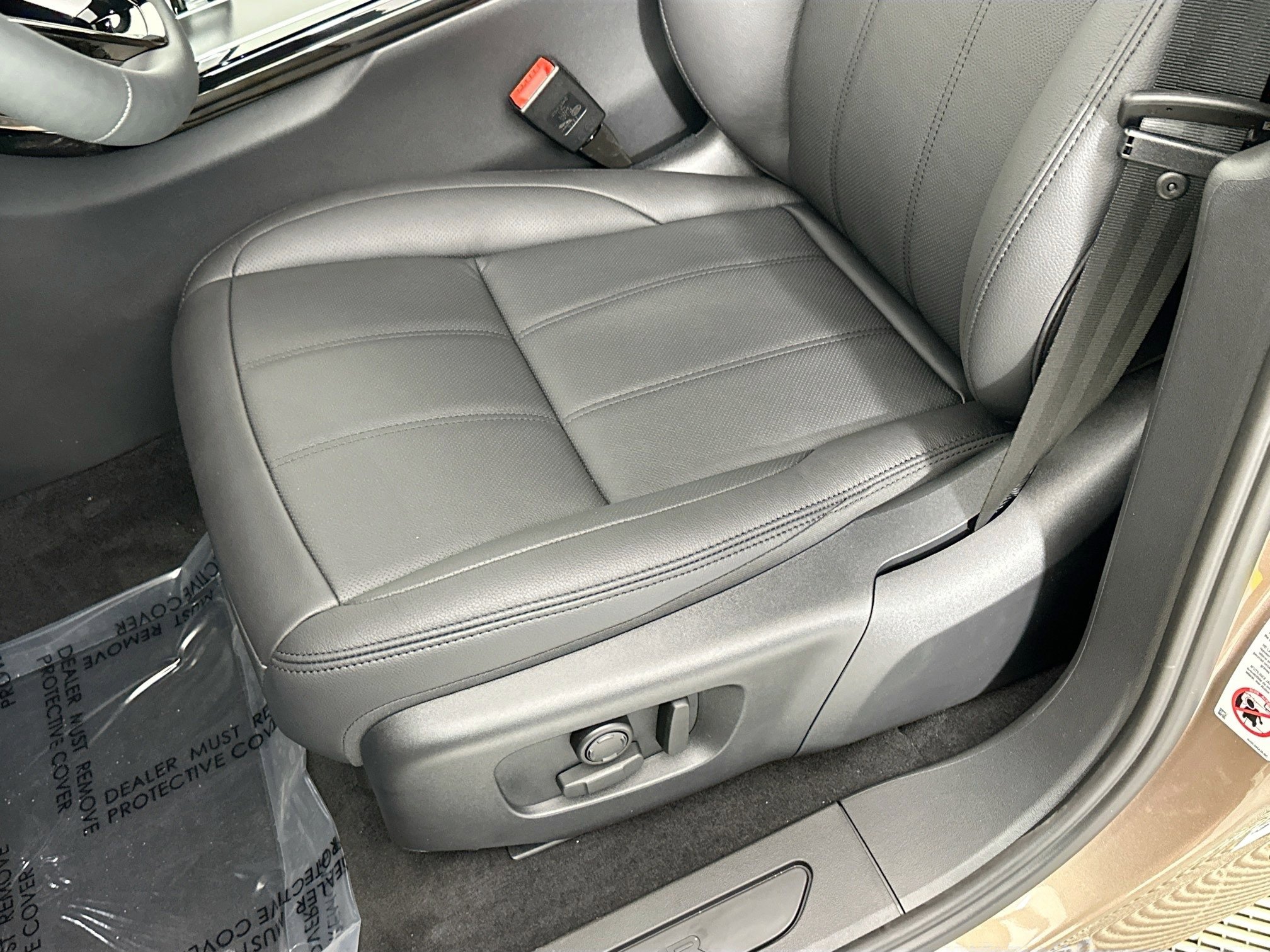 Used 2026 Land Rover Range Rover Evoque S image 16