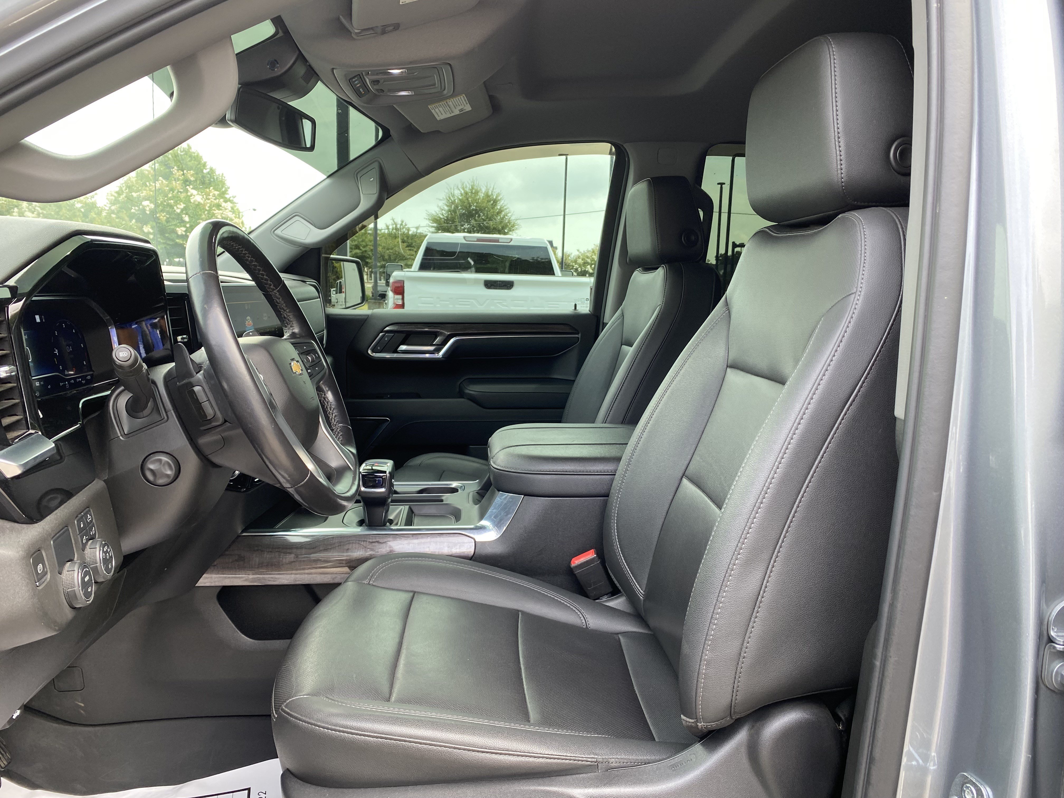 Used 2023 Chevrolet Silverado 1500 LTZ RWD image 16