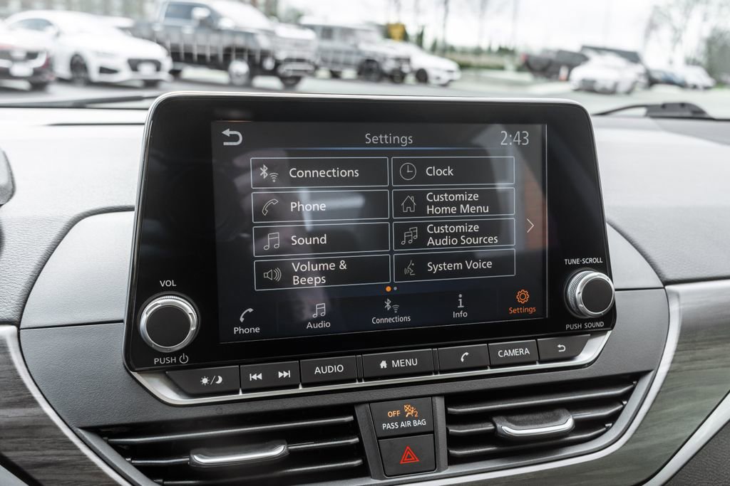 Used 2024 Nissan Altima 2.5 SV image 8