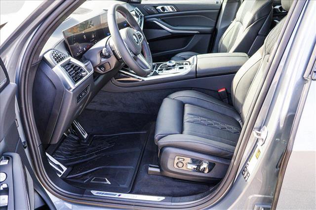 Used 2025 BMW X7 M60i w/ Executive Package image 12