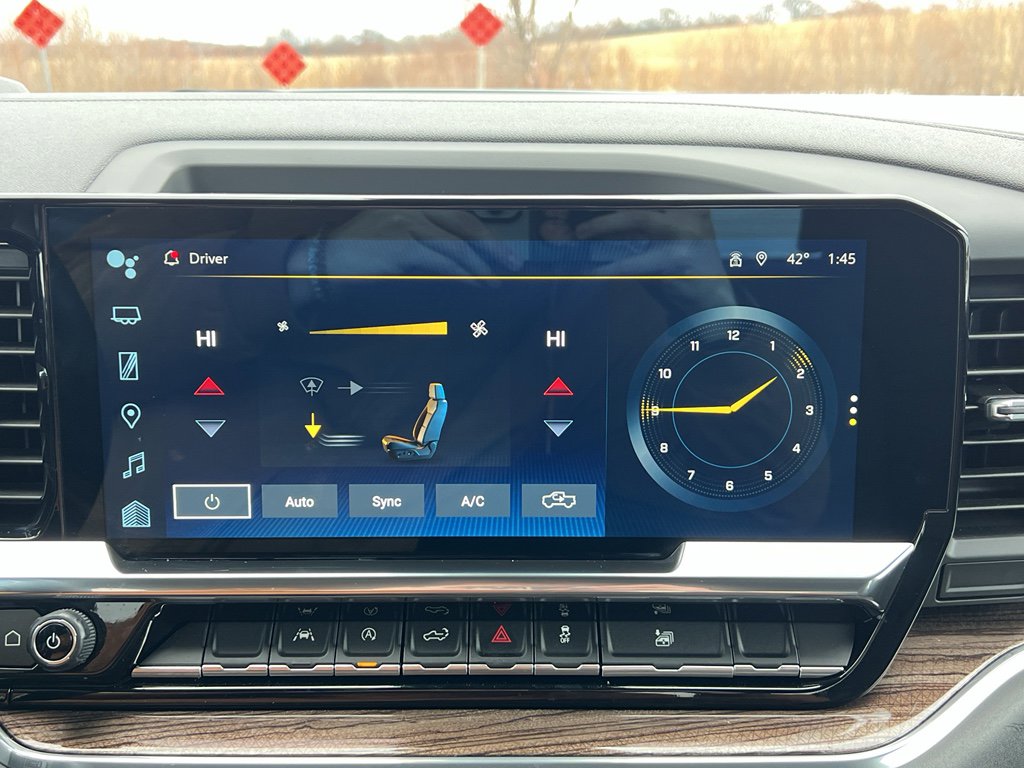 Used 2024 Chevrolet Silverado 1500 LT image 24