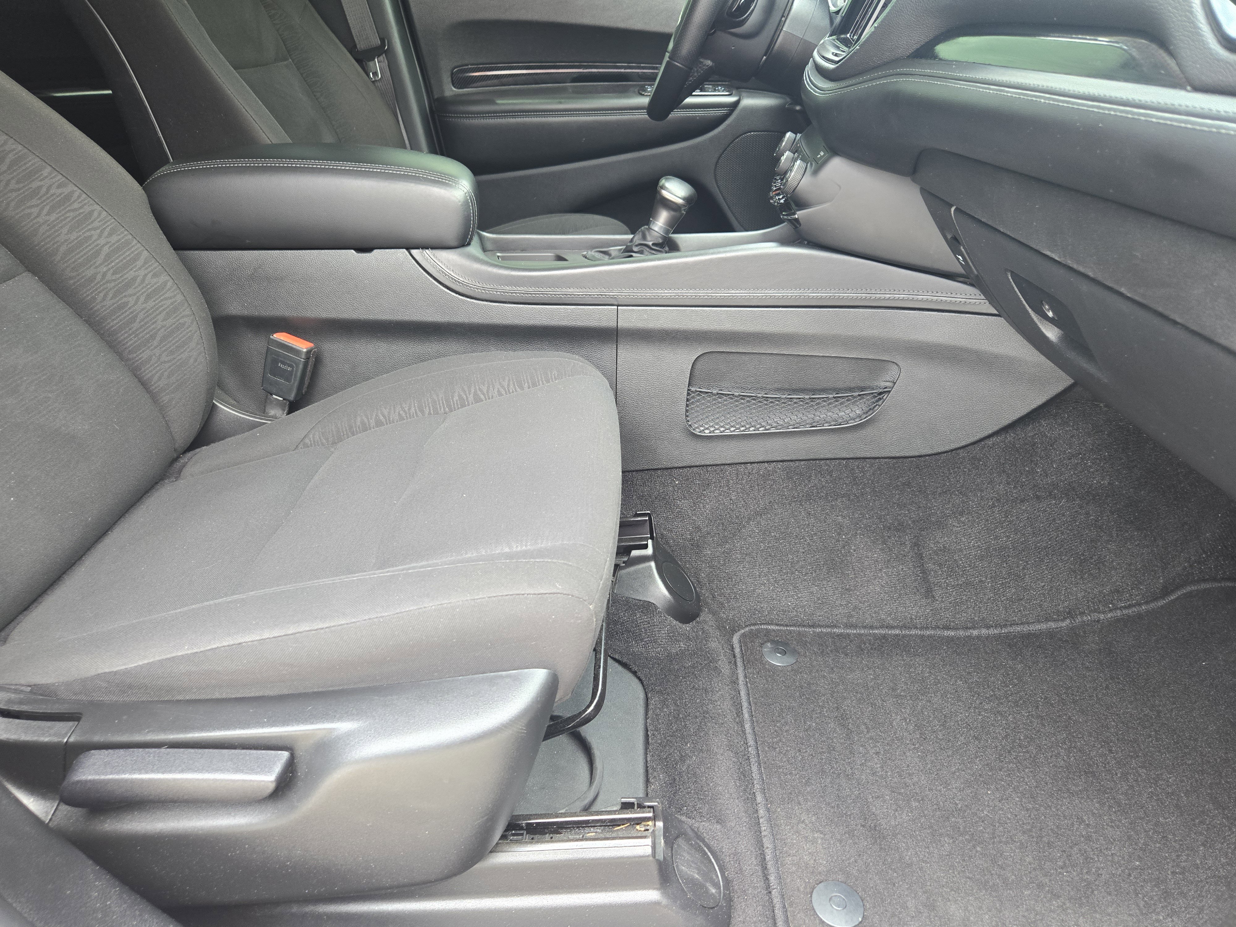 Used 2022 Dodge Durango SXT AWD/4WD image 16
