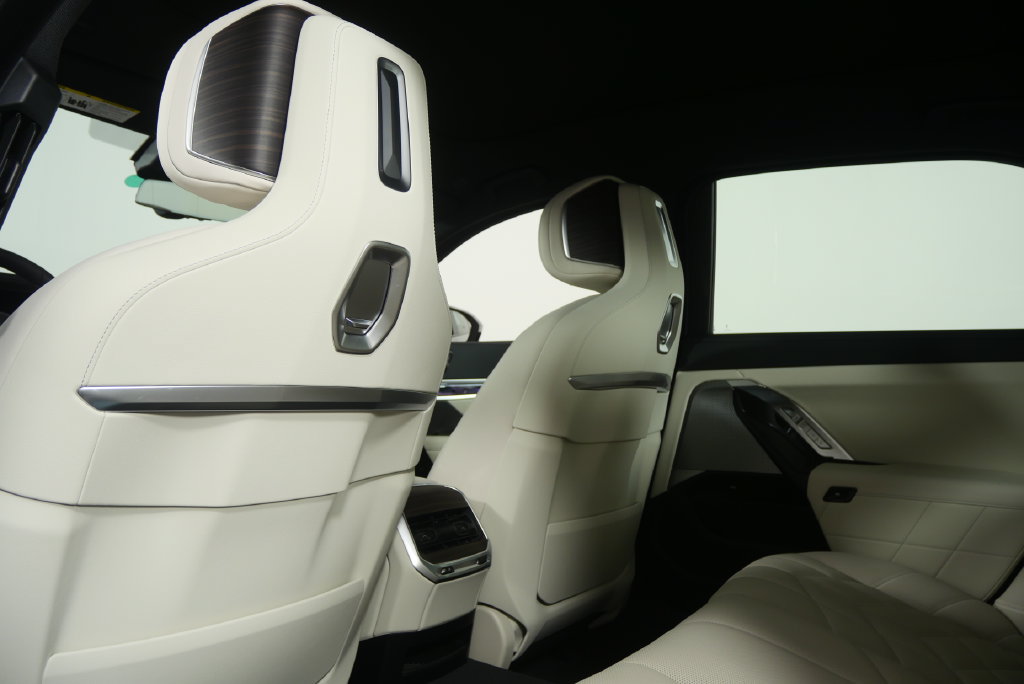 New 2026 BMW 740i RWD image 16