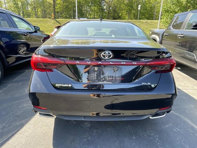 Used 2019 Toyota Avalon XLE w/ Carpet Mat Package FWD image 3