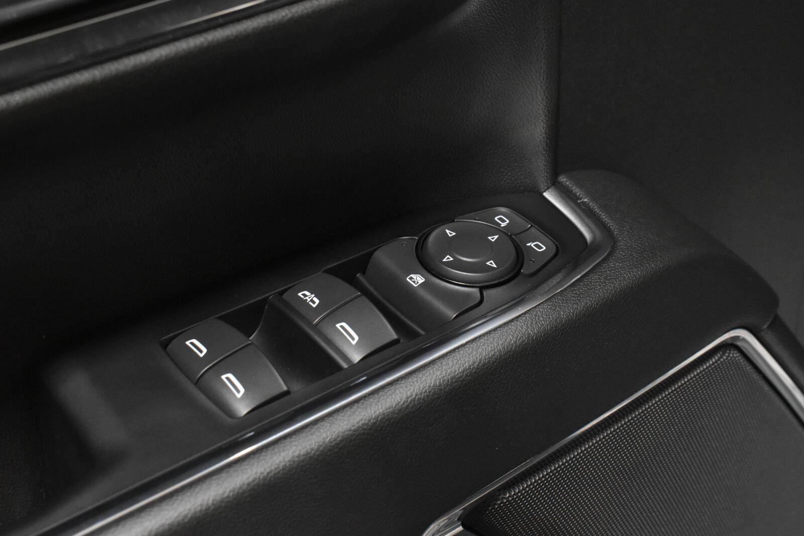 Used 2024 Chevrolet Silverado 1500 LT AWD/4WD image 10