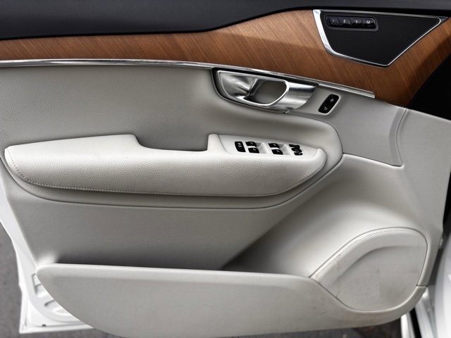 Used 2021 Volvo XC90 T6 Momentum image 19