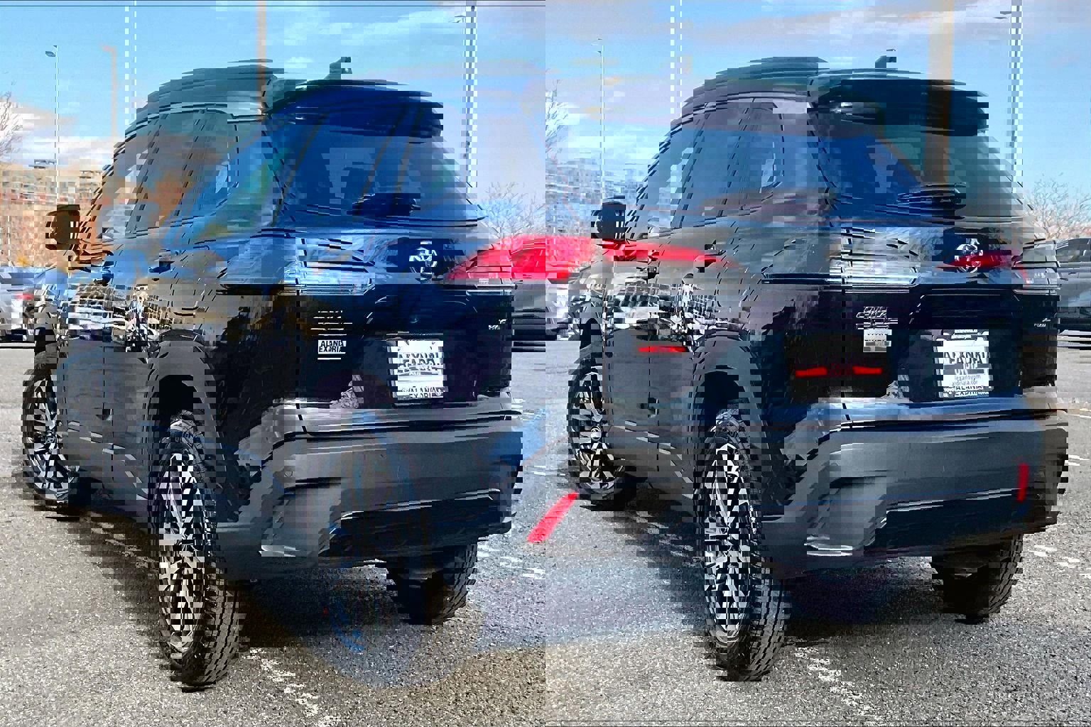 Used 2025 Toyota Corolla Cross XLE image 11