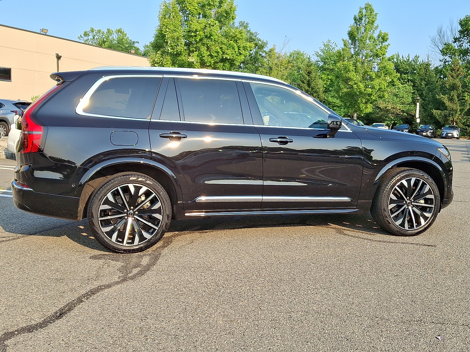 Used 2025 Volvo XC90 T8 Plus AWD/4WD image 7