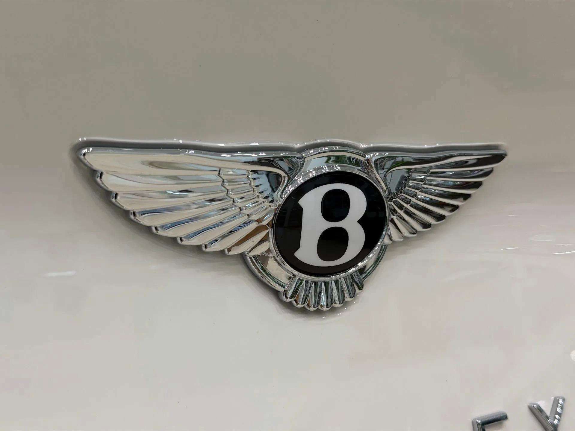 New 2025 Bentley Bentayga image 48