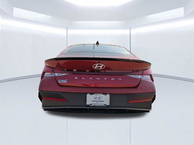 Certified 2025 Hyundai Elantra Sport FWD image 5