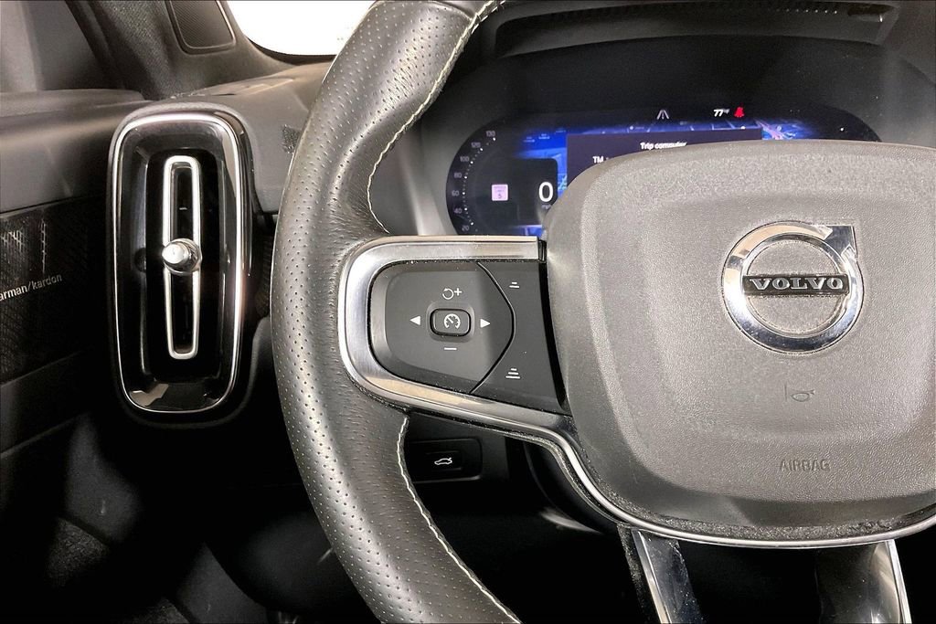 Used 2021 Volvo XC40 P8 Recharge image 18