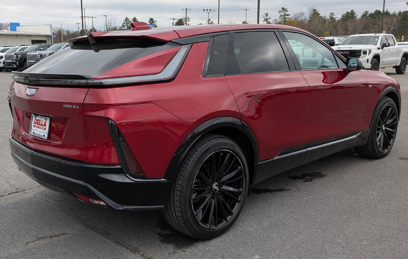 Used 2025 Cadillac Lyriq Sport AWD/4WD image 9