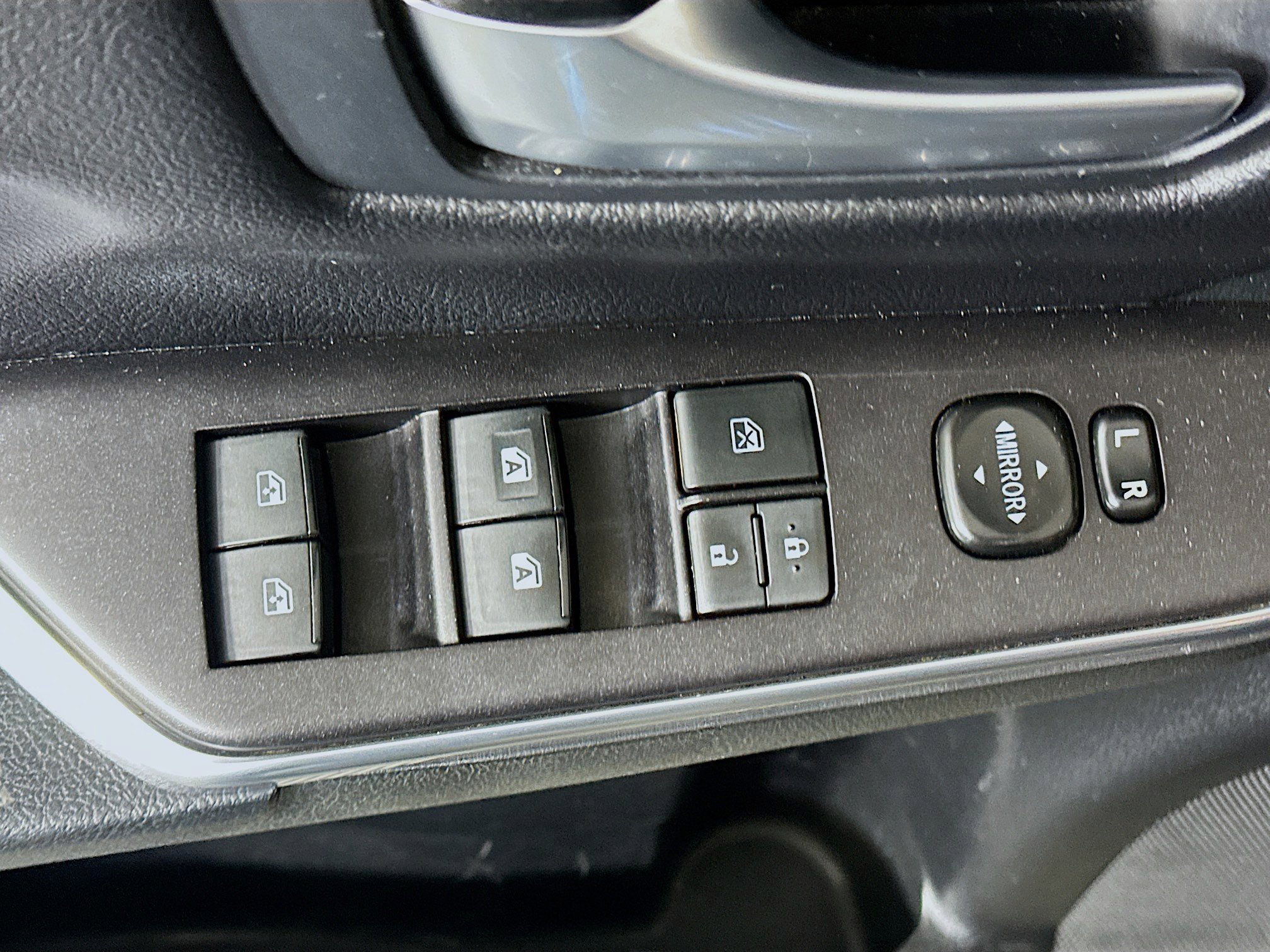 Used 2017 Toyota Camry SE FWD image 15