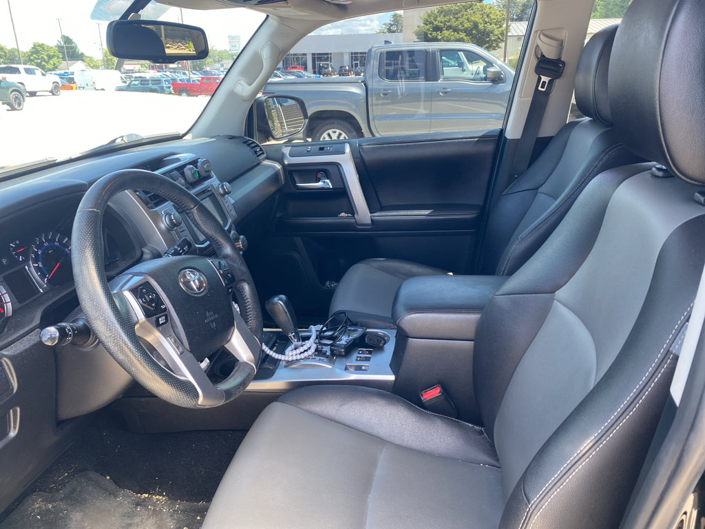 Used 2016 Toyota 4Runner SR5 Premium AWD/4WD image 10