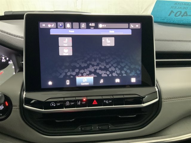 Used 2024 Jeep Compass Limited image 31