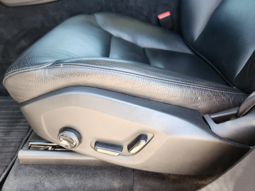 Used 2016 Volvo XC90 T6 Momentum w/ Momentum Plus Package AWD/4WD image 7