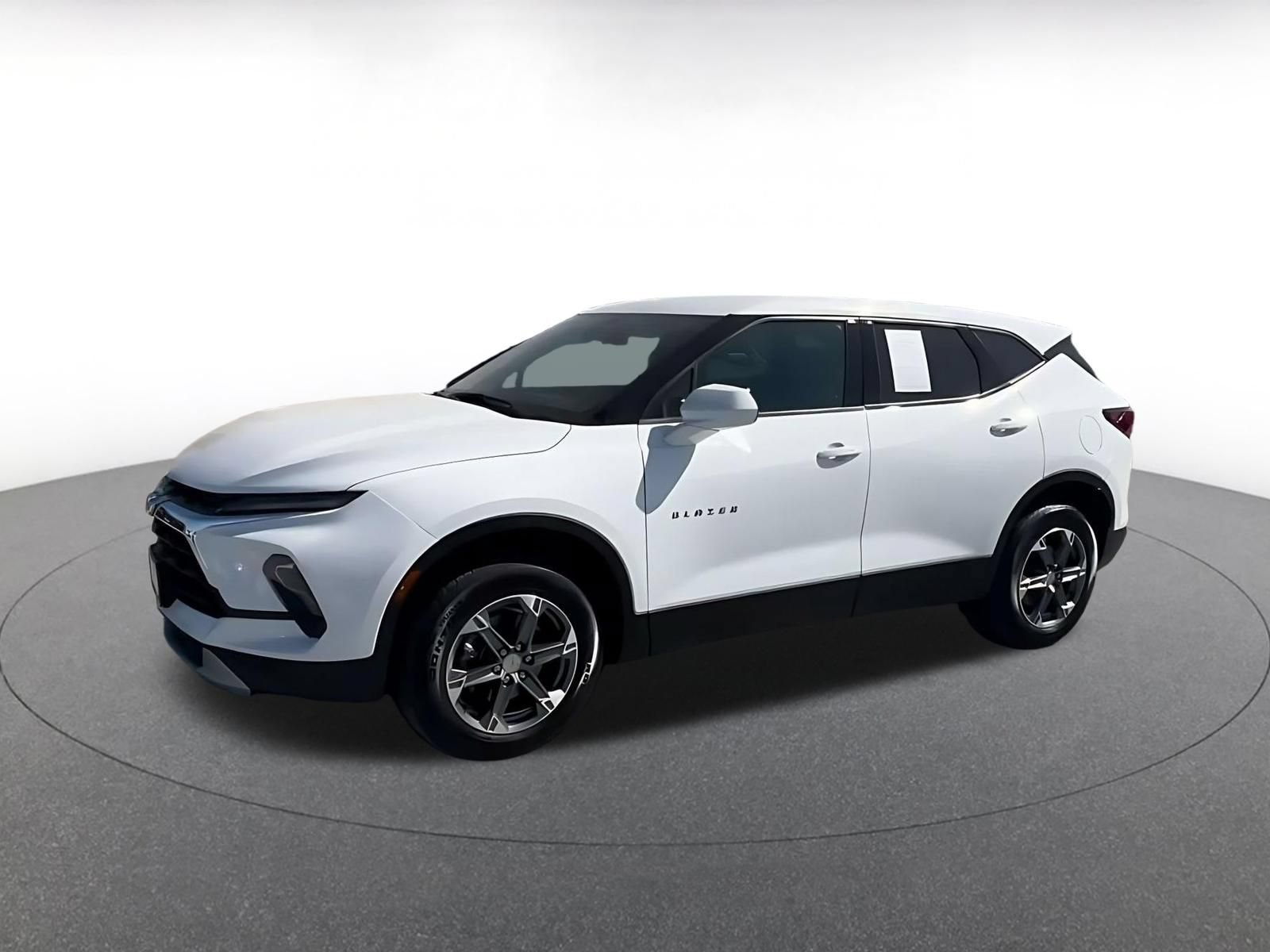 Used 2026 Chevrolet Blazer LT FWD image 6