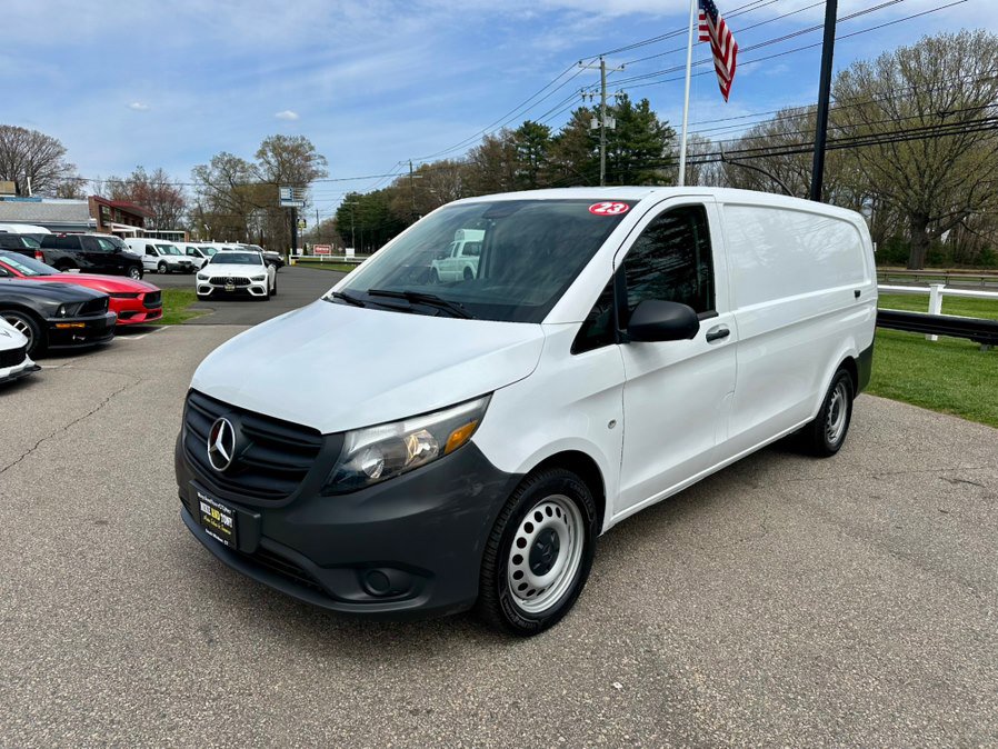 Used 2023 Mercedes-Benz Metris image 1