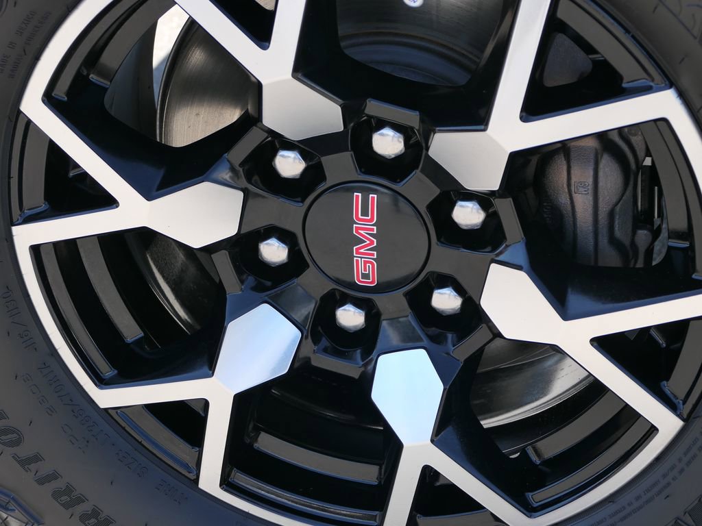 Used 2024 GMC Canyon AT4X image 11