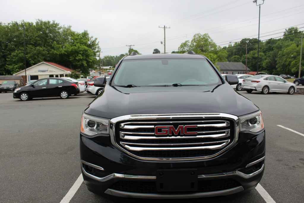 Used 2017 GMC Acadia SLE FWD image 2
