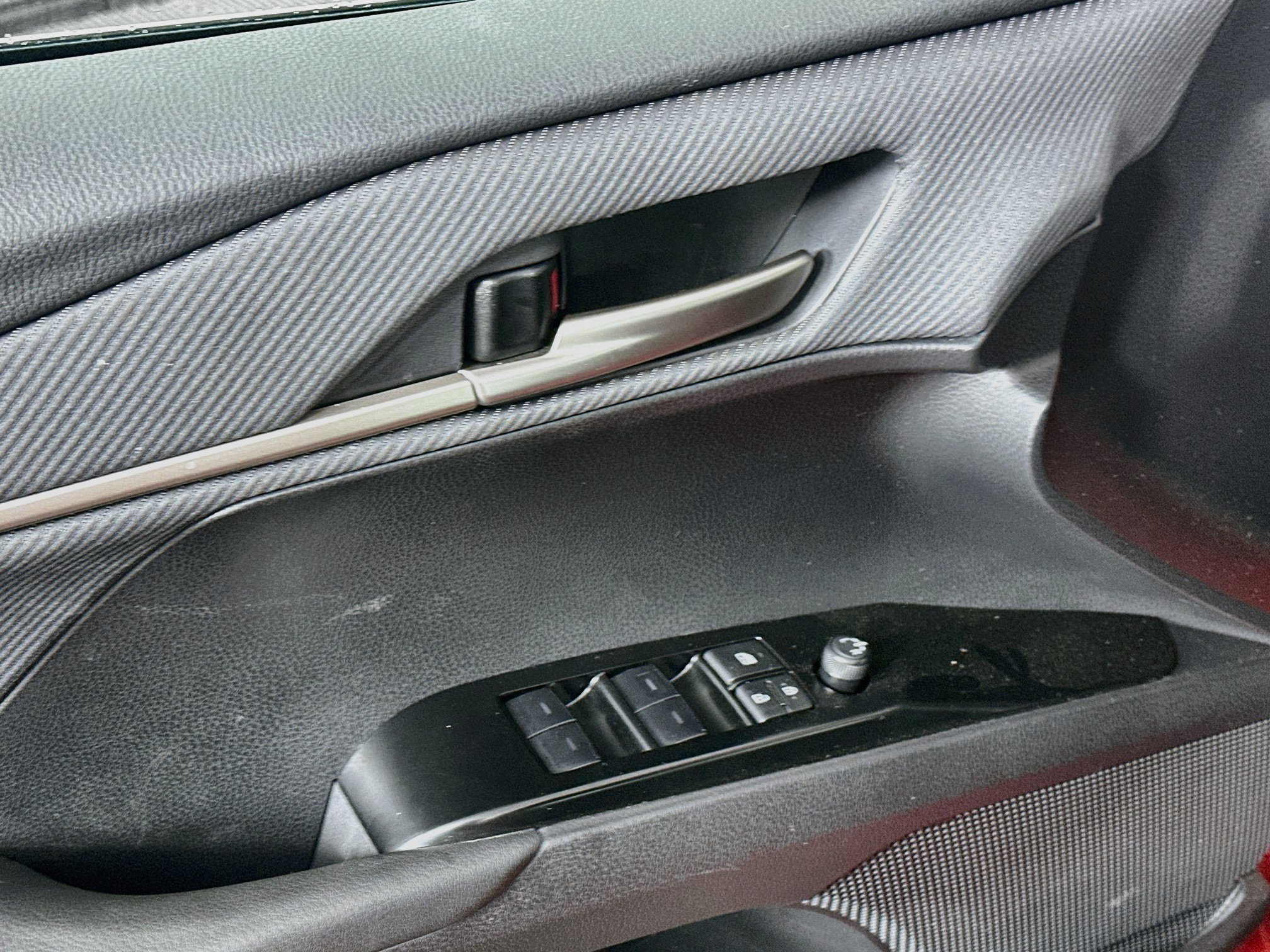 Used 2026 Toyota Camry SE FWD image 15