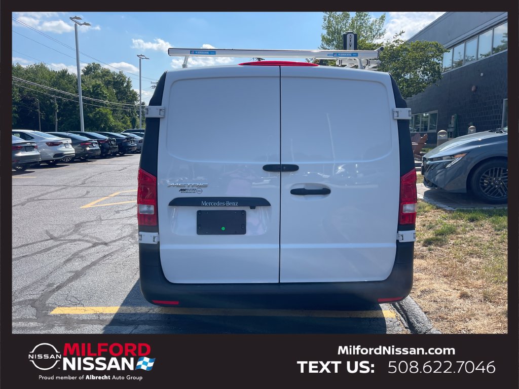 Used 2023 Mercedes-Benz Metris image 4
